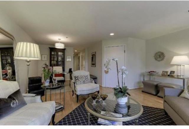 916 Lincoln Ave - Photo 3 of 6