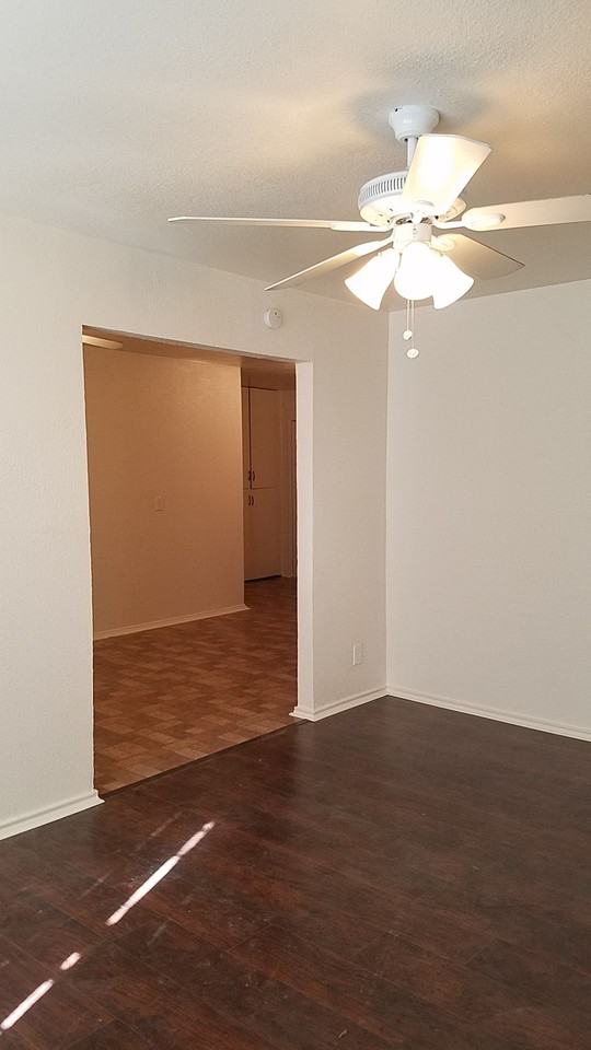 577 W 6th St - Photo 2 of 18