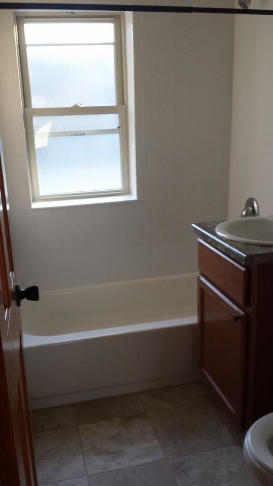 4712 N 18th St - Photo 3 of 9