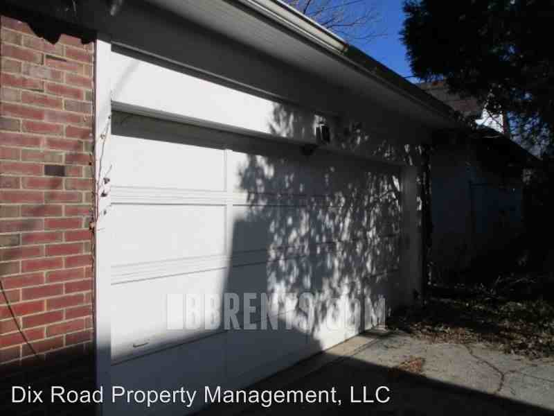 15 Vassar Dr - Photo 3 of 16