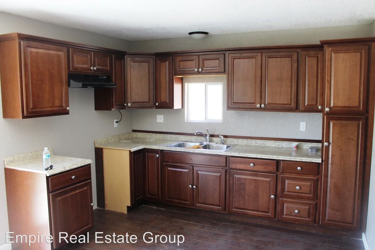 1205 W Jackson Ave - Photo 3 of 7