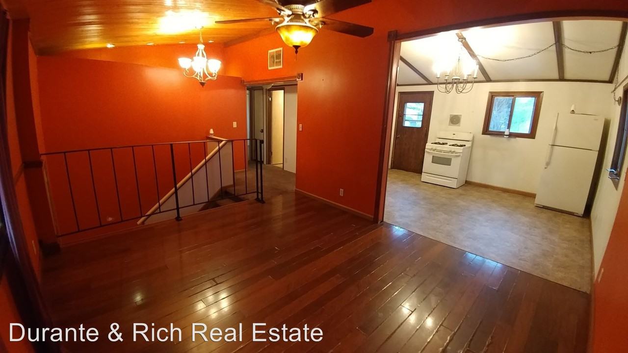 1621 Warwick Way - Photo 3 of 17