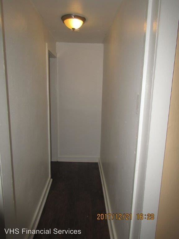 710 W 51st St - Photo 3 of 12