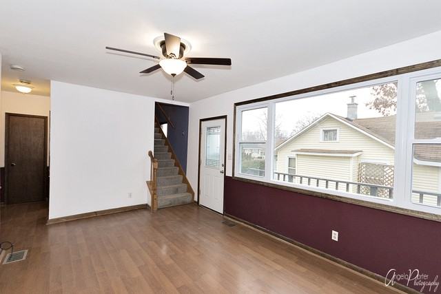 4913 Maple Hill Dr - Photo 3 of 23