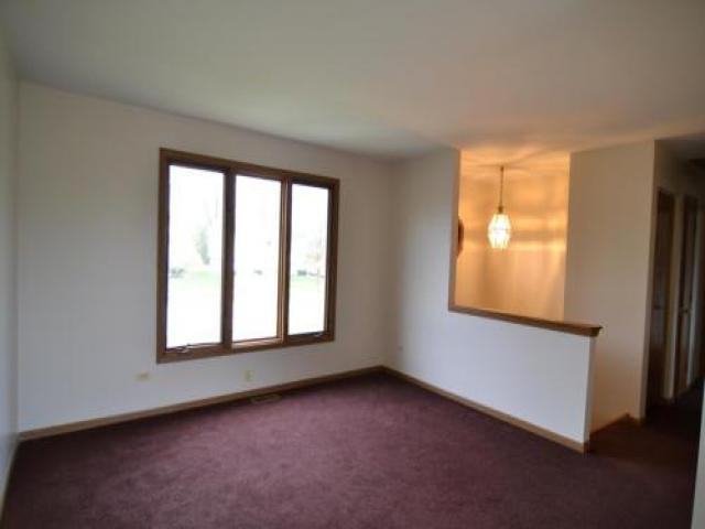 2107 Tamarack Dr - Photo 2 of 6