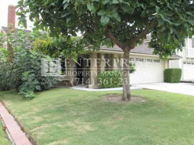 3901 Capri Ave - Photo 2 of 6