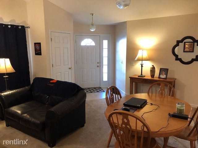 1210 Jeffrey Dr - Photo 2 of 8