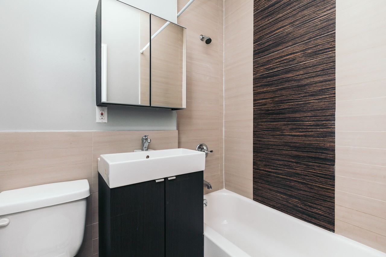 296 Stanhope Street #16UH