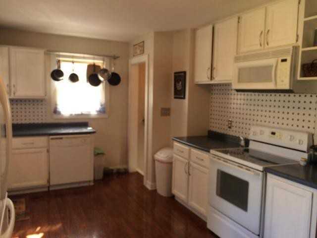 10422 W Lancaster Ave - Photo 2 of 6