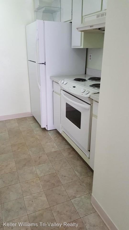 5586 Hemlock Terrace - Photo 2 of 9