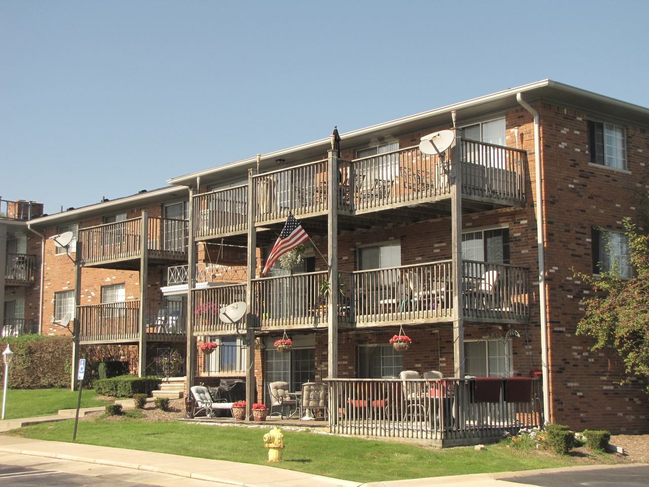 Harbor Club South Apartments 36000 Jefferson Ave, Mount Clemens, MI