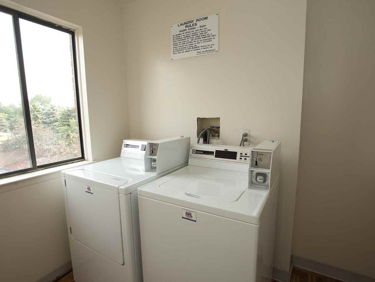 Parkcrest Apartments - Photo 3 of 19