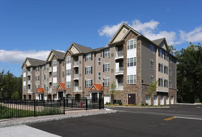 Riverbend East Apartments - Beacon Ln, Wappingers Falls, NY 12590
