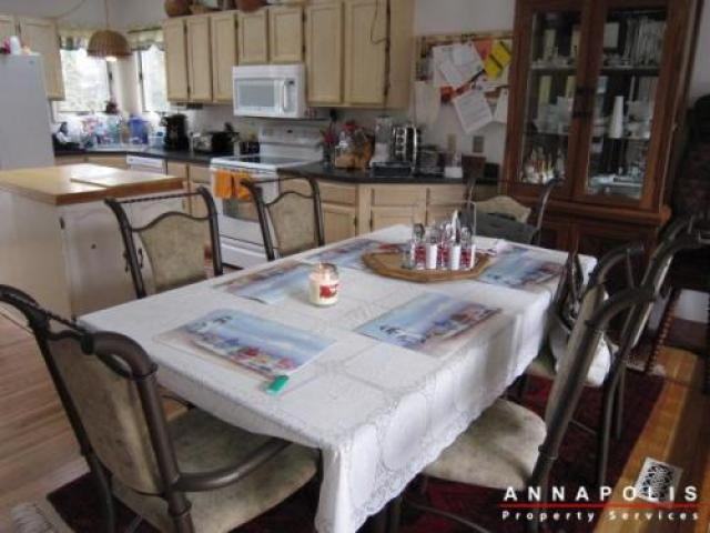 1060 Broadview Dr - Photo 2 of 6