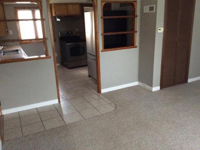 1111 Hickory Hills Rd - Photo 2 of 6