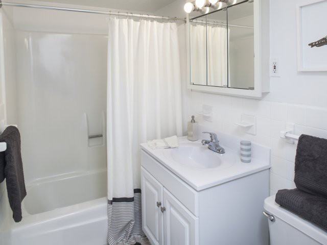 19 Colonial Rd 6FFP - Photo 3 of 6