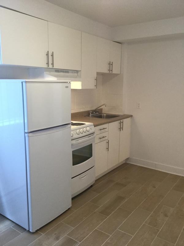 3181 Rue Bélanger - Photo 2 of 9