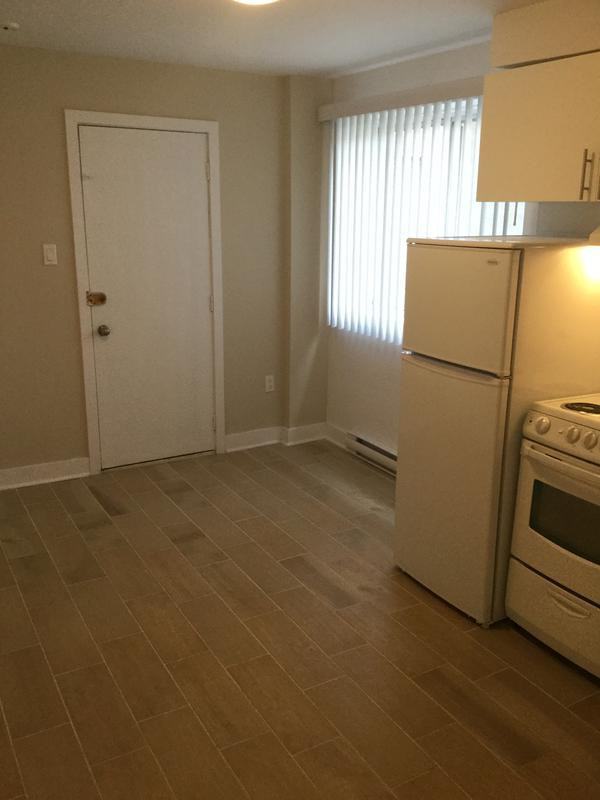 3181 Rue Bélanger - Photo 3 of 9