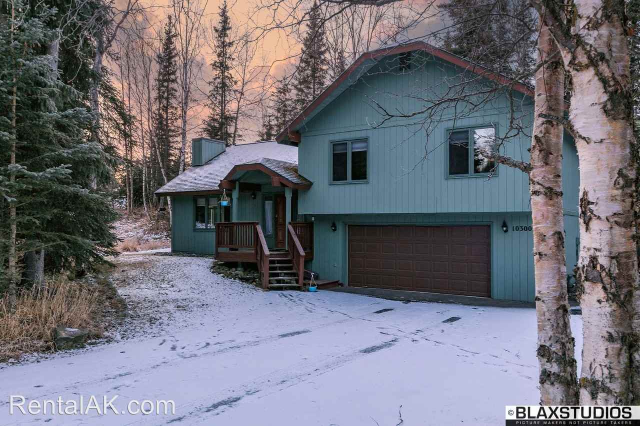 10300 Lone Tree Dr - Photo 2 of 33