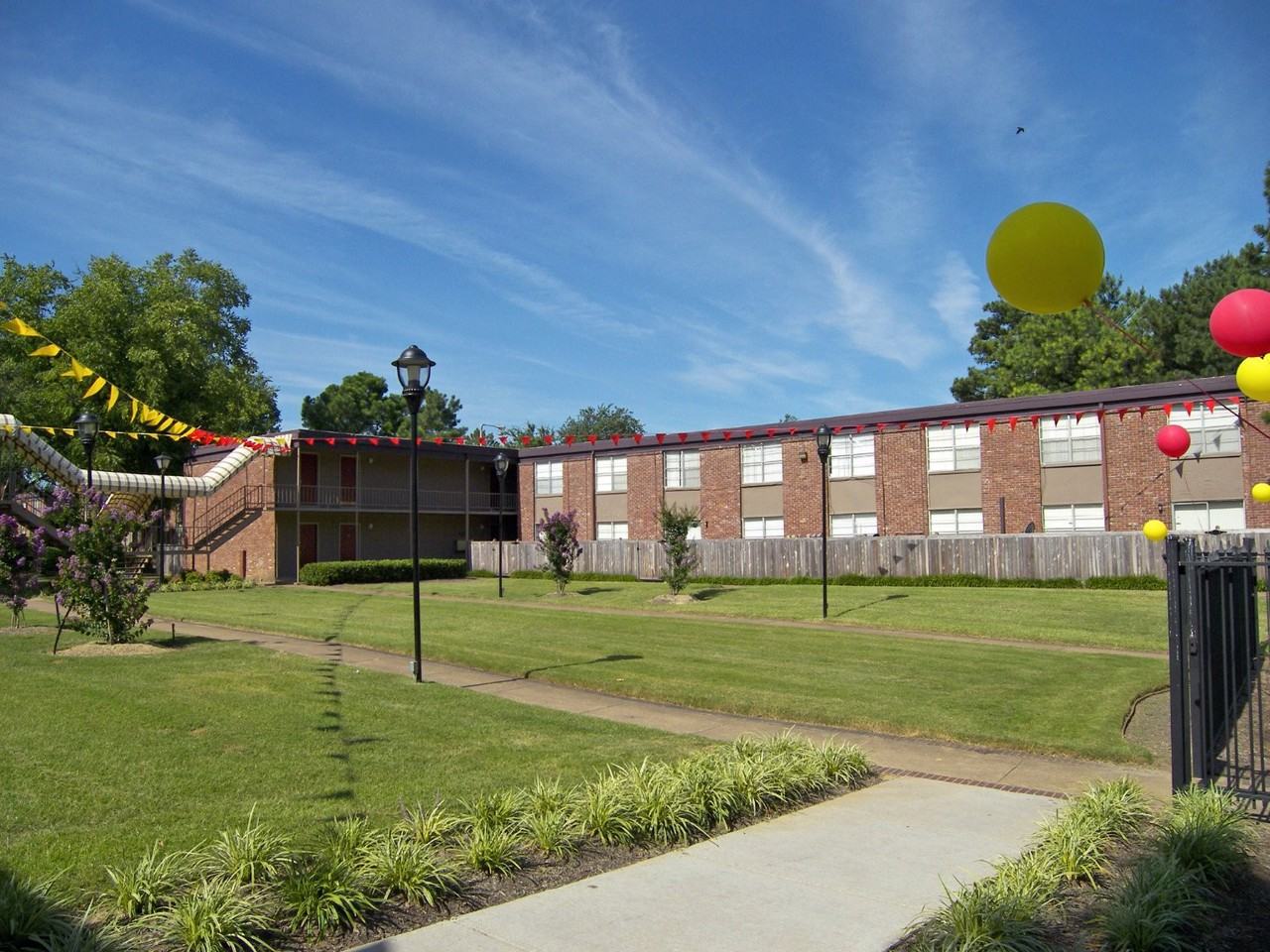 Hillcrest Apartments - Photo 2 of 31