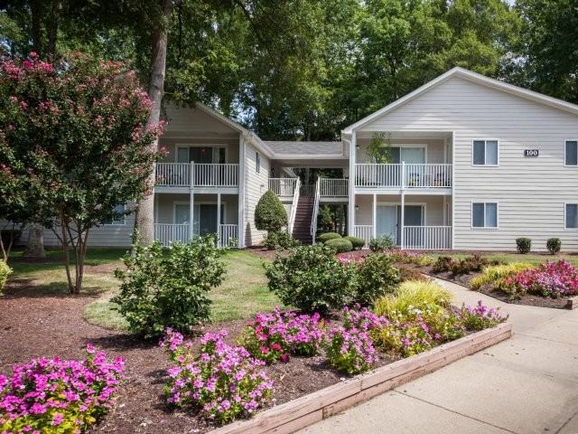 Four Seasons Apartments - Photo 2 of 15