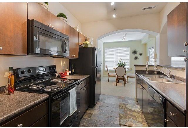 Bell Stoughton - Photo 2 of 22