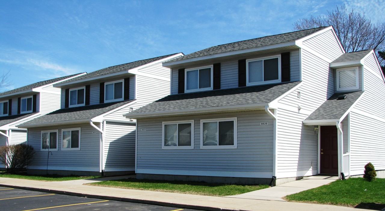 Silver Stone Townhomes - Photo 2 of 17
