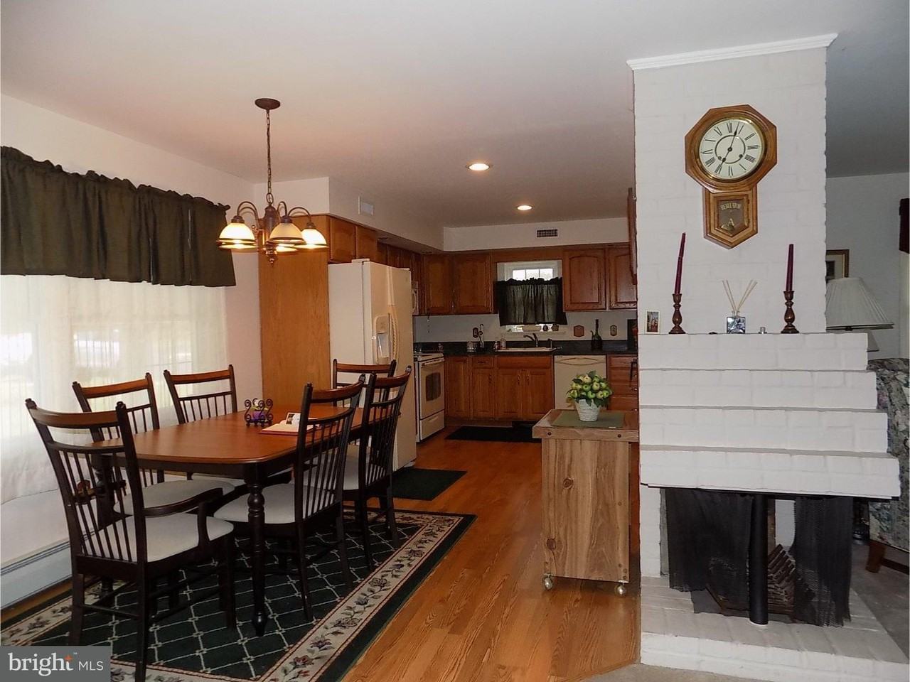 21 Tanglewood Ln - Photo 3 of 16