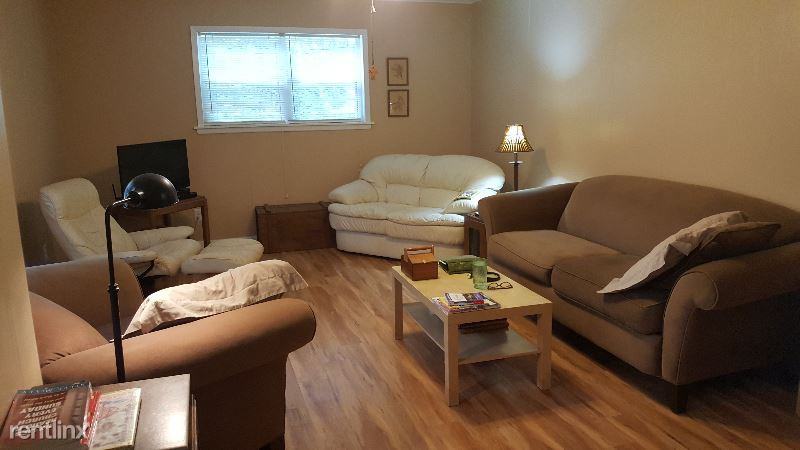 1632 Brookhollow Dr - Photo 3 of 11