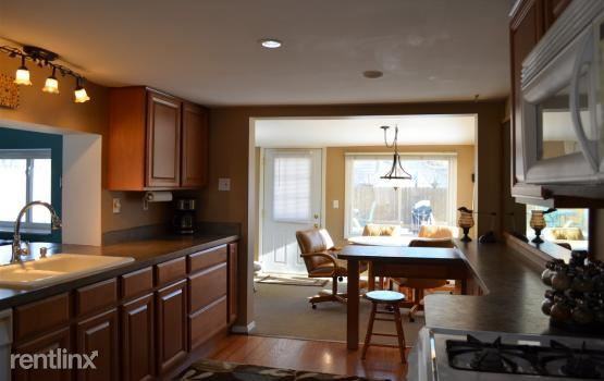 100 Danforth St - Photo 3 of 16