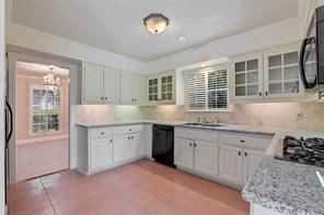 533 Raleigh Dr - Photo 3 of 25