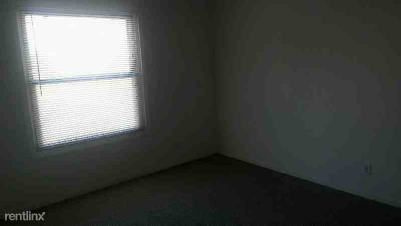 14 Fountain Dr - Photo 3 of 15