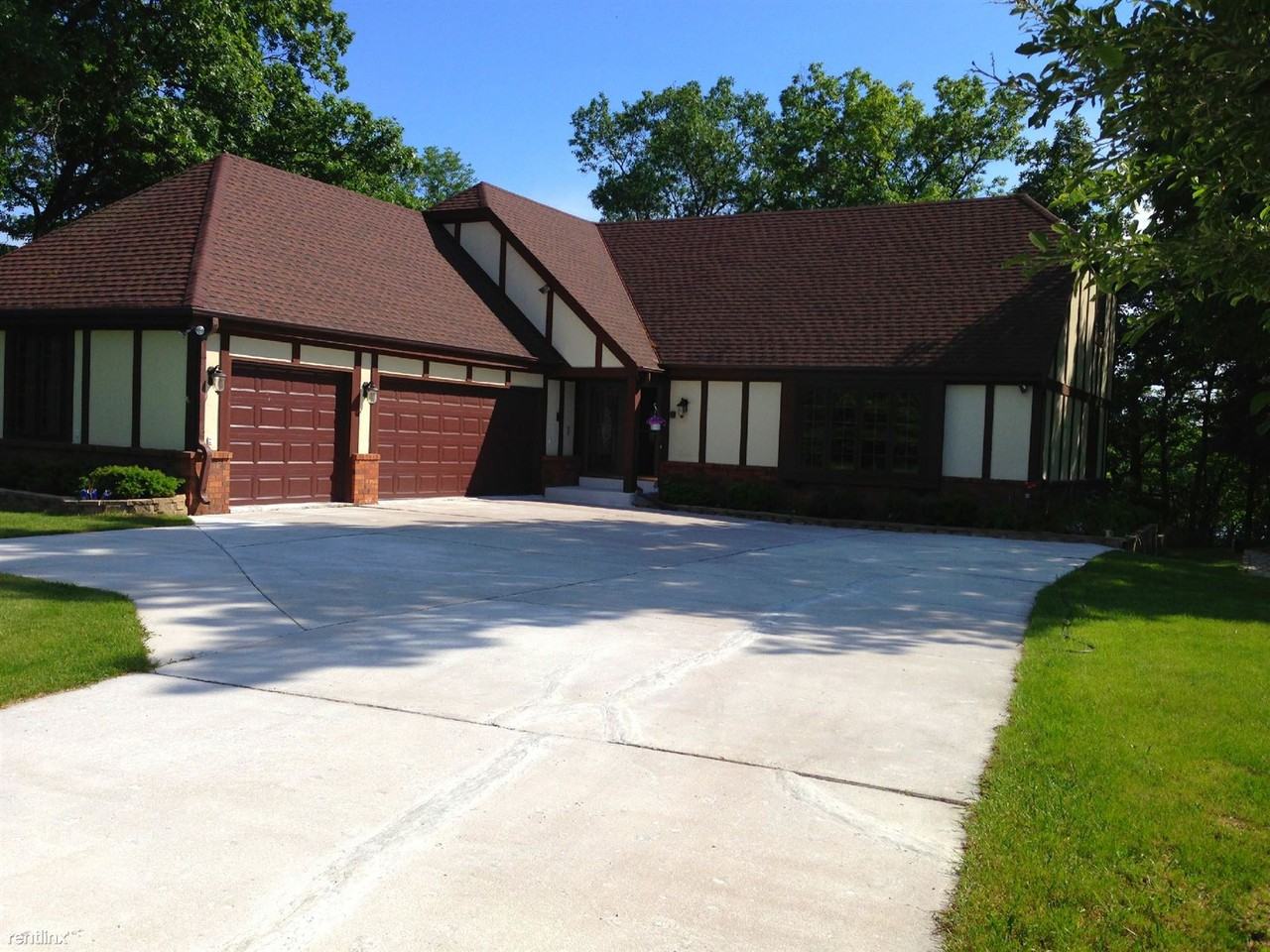 W288N8443 Northbay Rd - Photo 3 of 37