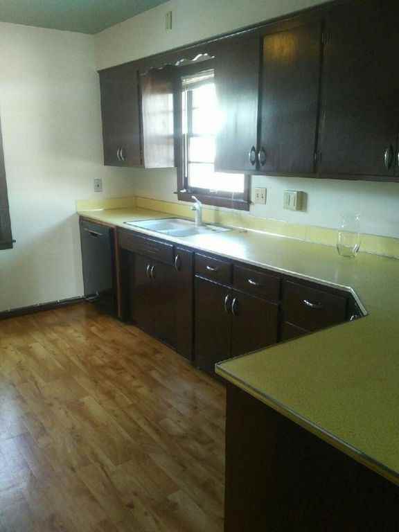 4404 Brookside Ave - Photo 2 of 7
