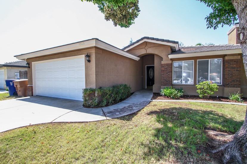 10211 Arapaho Ave - Photo 2 of 17