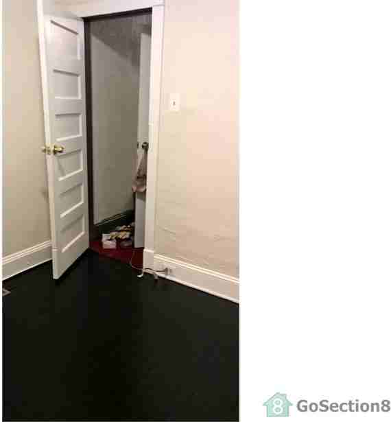 1532 N Edgewood St - Photo 2 of 11