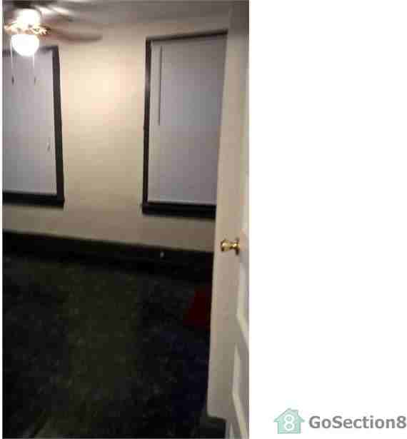 1532 N Edgewood St - Photo 3 of 11