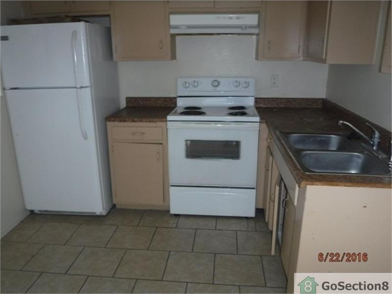 3380 Brussels St - Photo 3 of 5