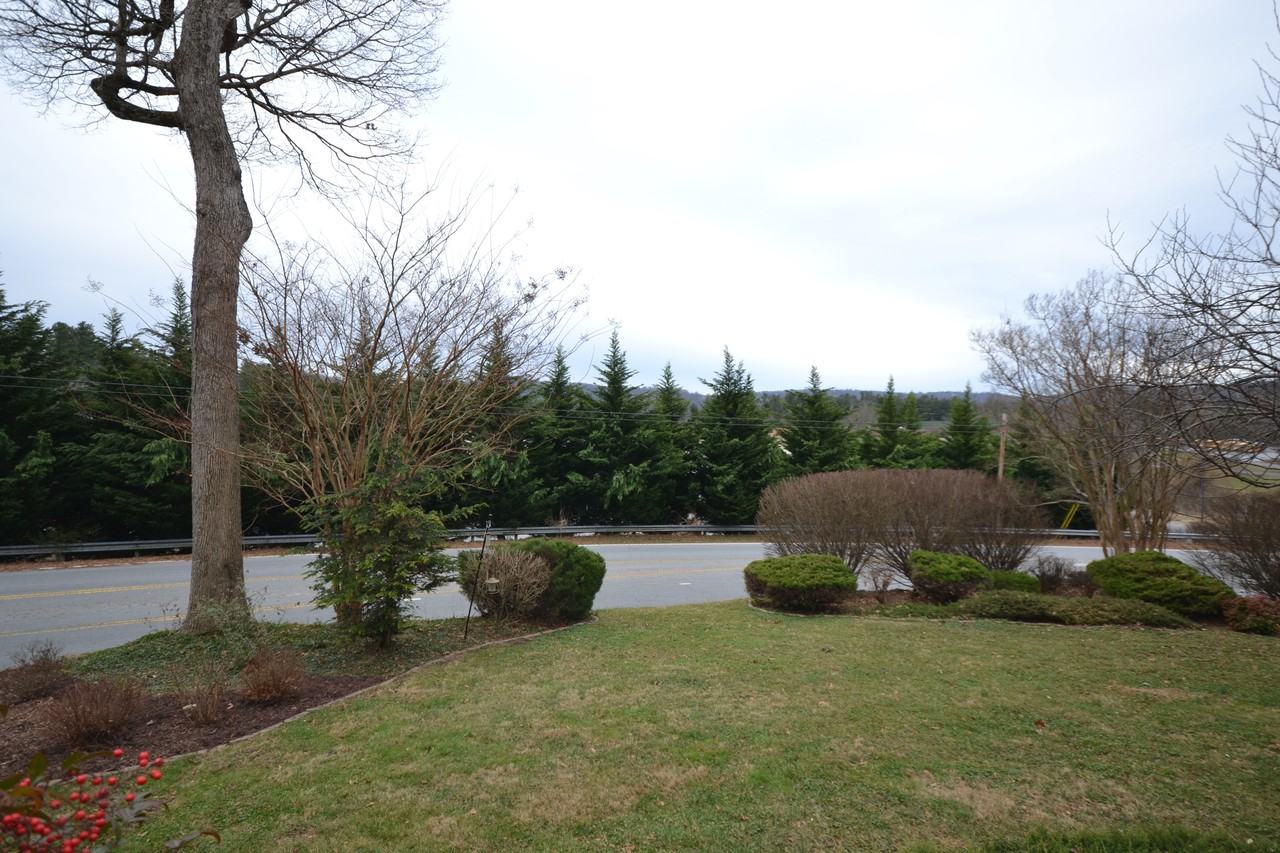 917 W Blue Ridge Rd - Photo 2 of 20