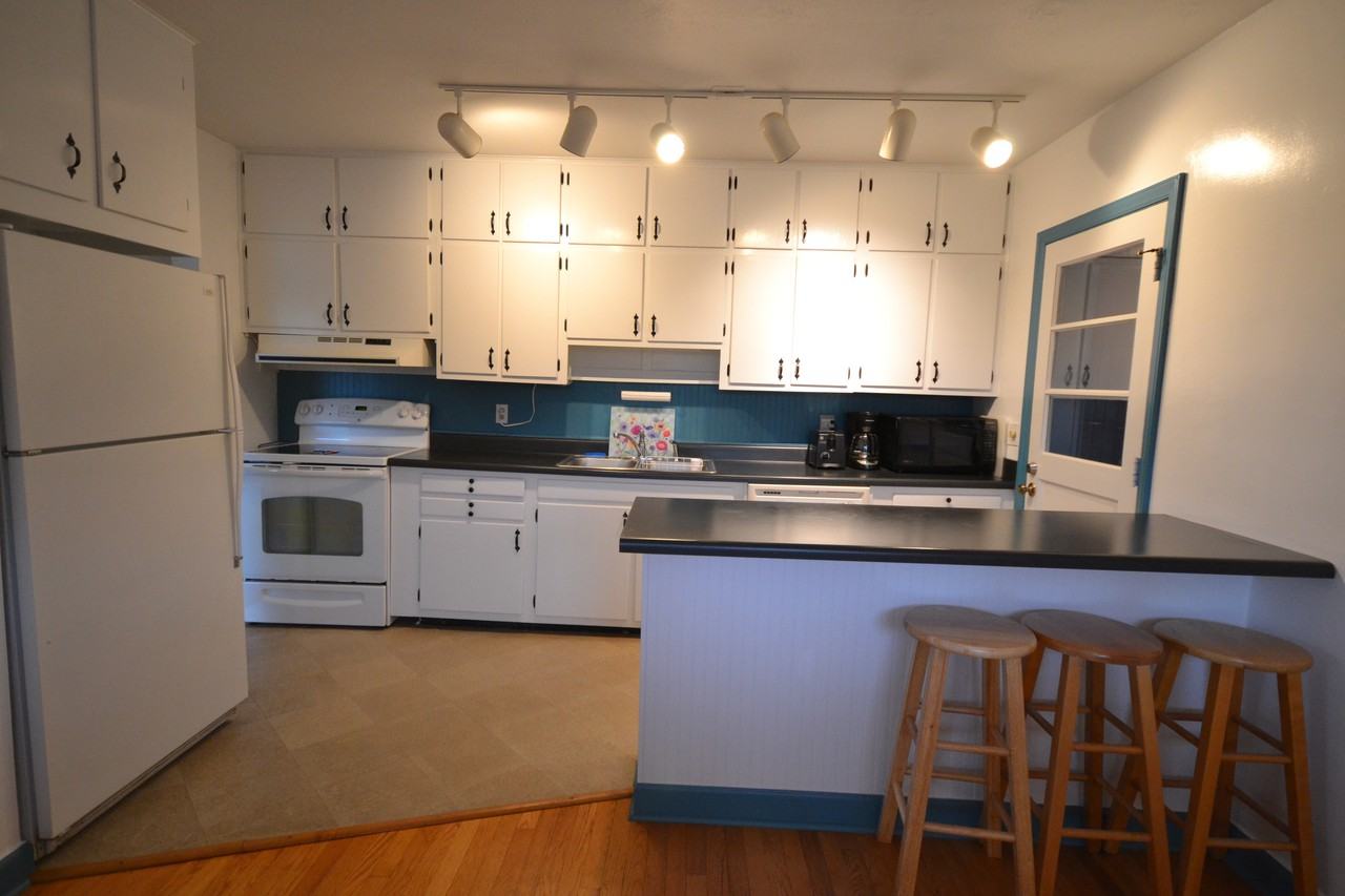 917 W Blue Ridge Rd - Photo 3 of 20