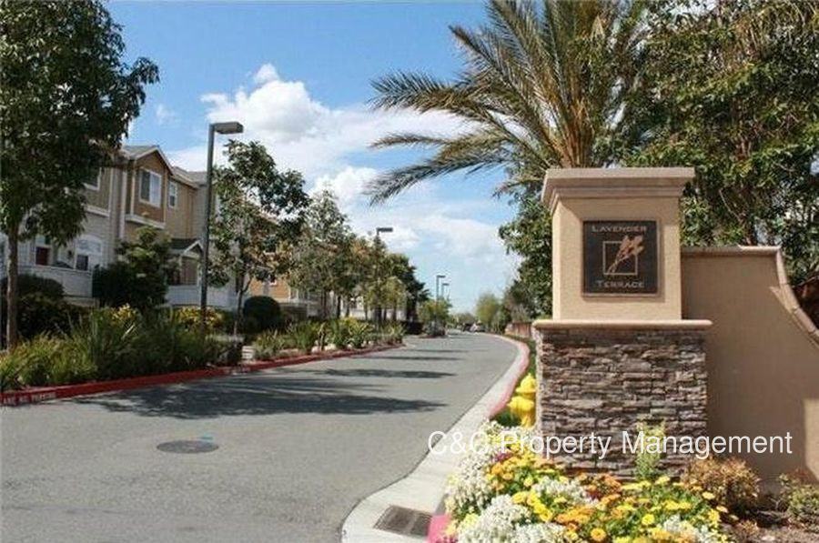 2761 Lavender Terrace - Photo 3 of 7