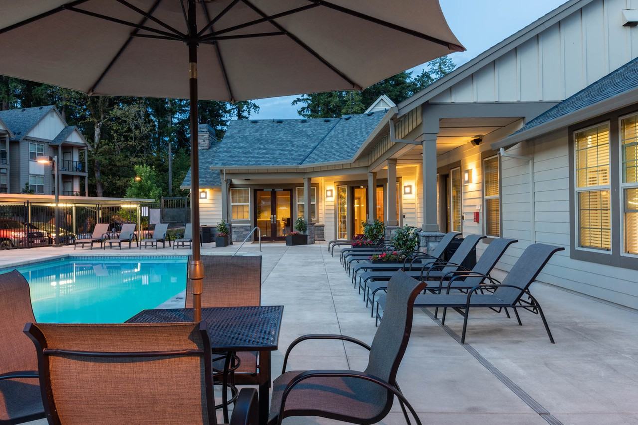 The Jones - Photo 3 of 34