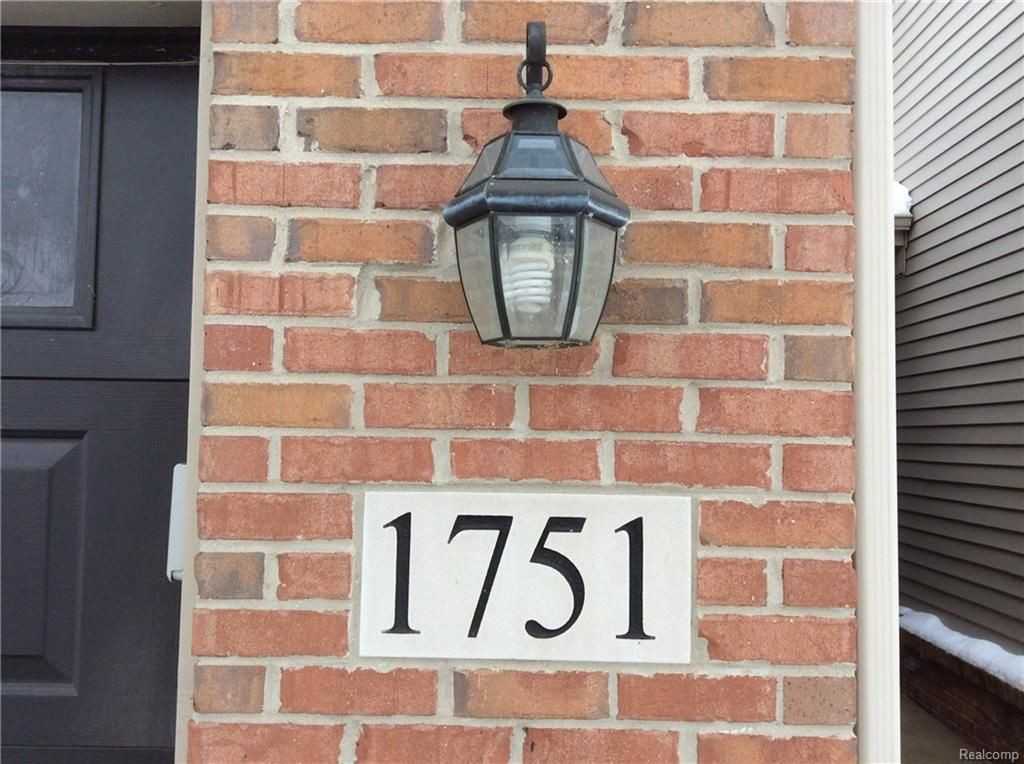 1751 Treyborne Cir - Photo 2 of 30