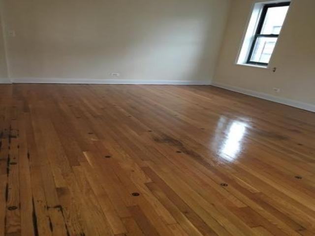 2109 Wallace Ave - Photo 3 of 6