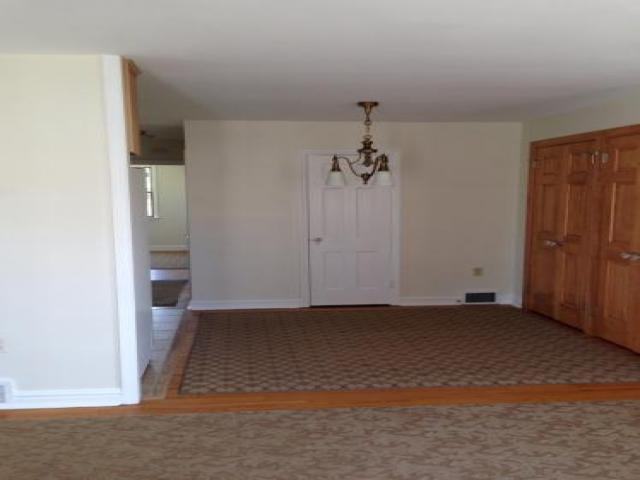 212 Grayling Ave - Photo 2 of 6