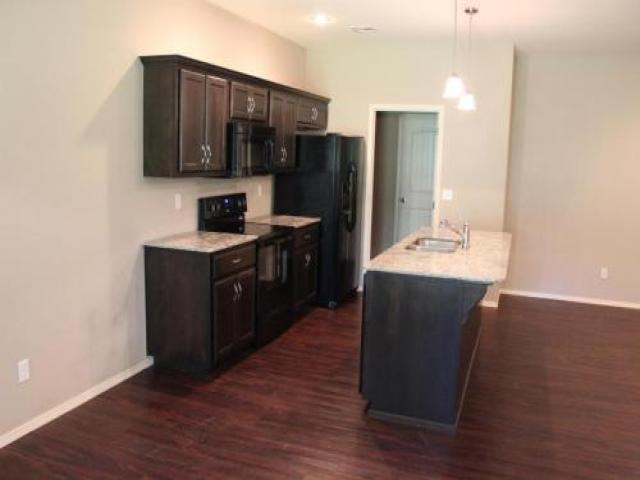 5061 Raintree Cir - Photo 3 of 6