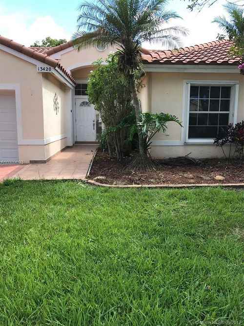 13420 SW 17th Ct - Photo 2 of 7
