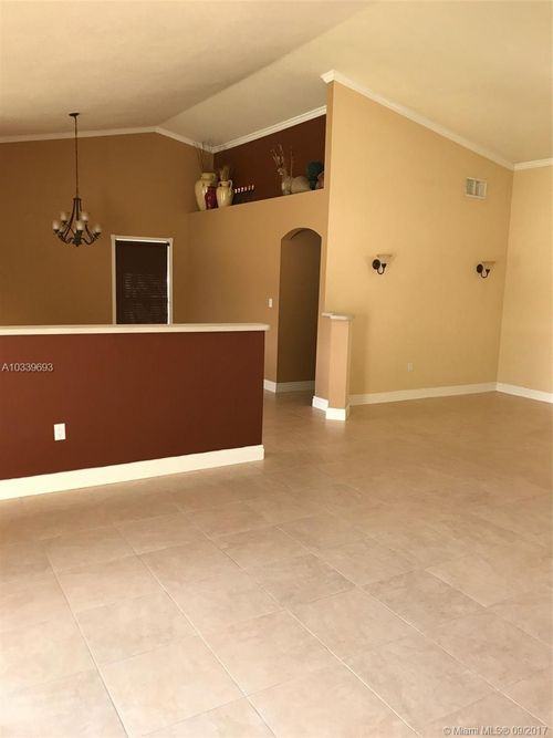 13420 SW 17th Ct - Photo 3 of 7