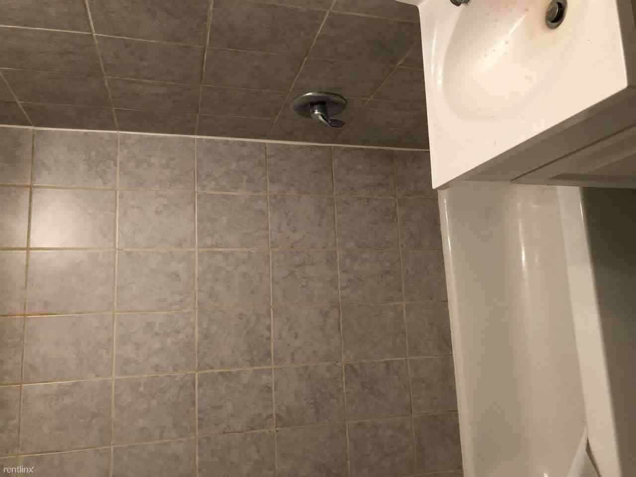 7431 N Winchester Ave - Photo 3 of 5