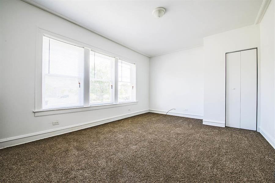 1615-21 W 77th St - Photo 3 of 10